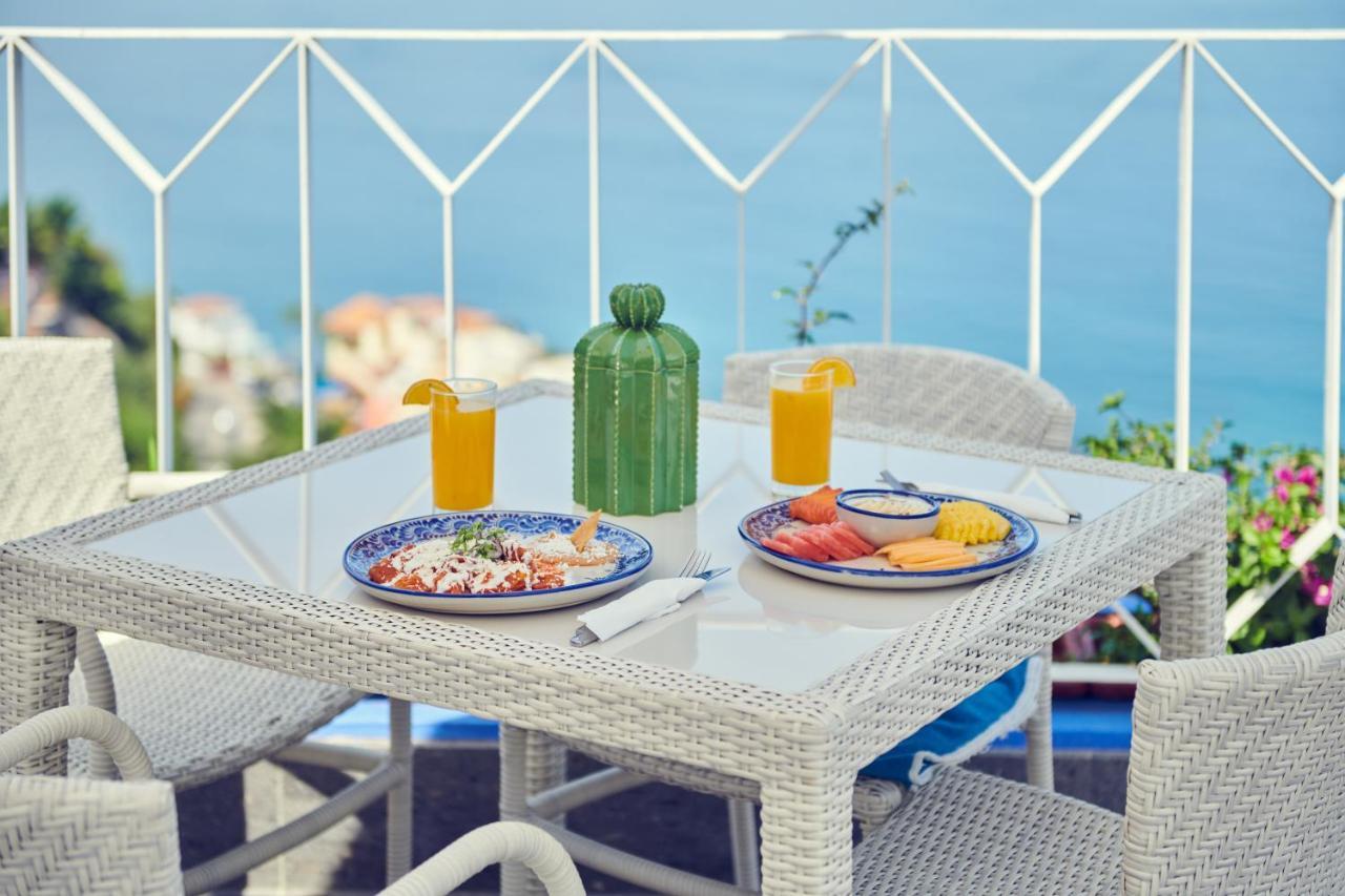 Hotel Luxury Patio Azul (Adults Only) Puerto Vallarta Zewnętrze zdjęcie A typical breakfast