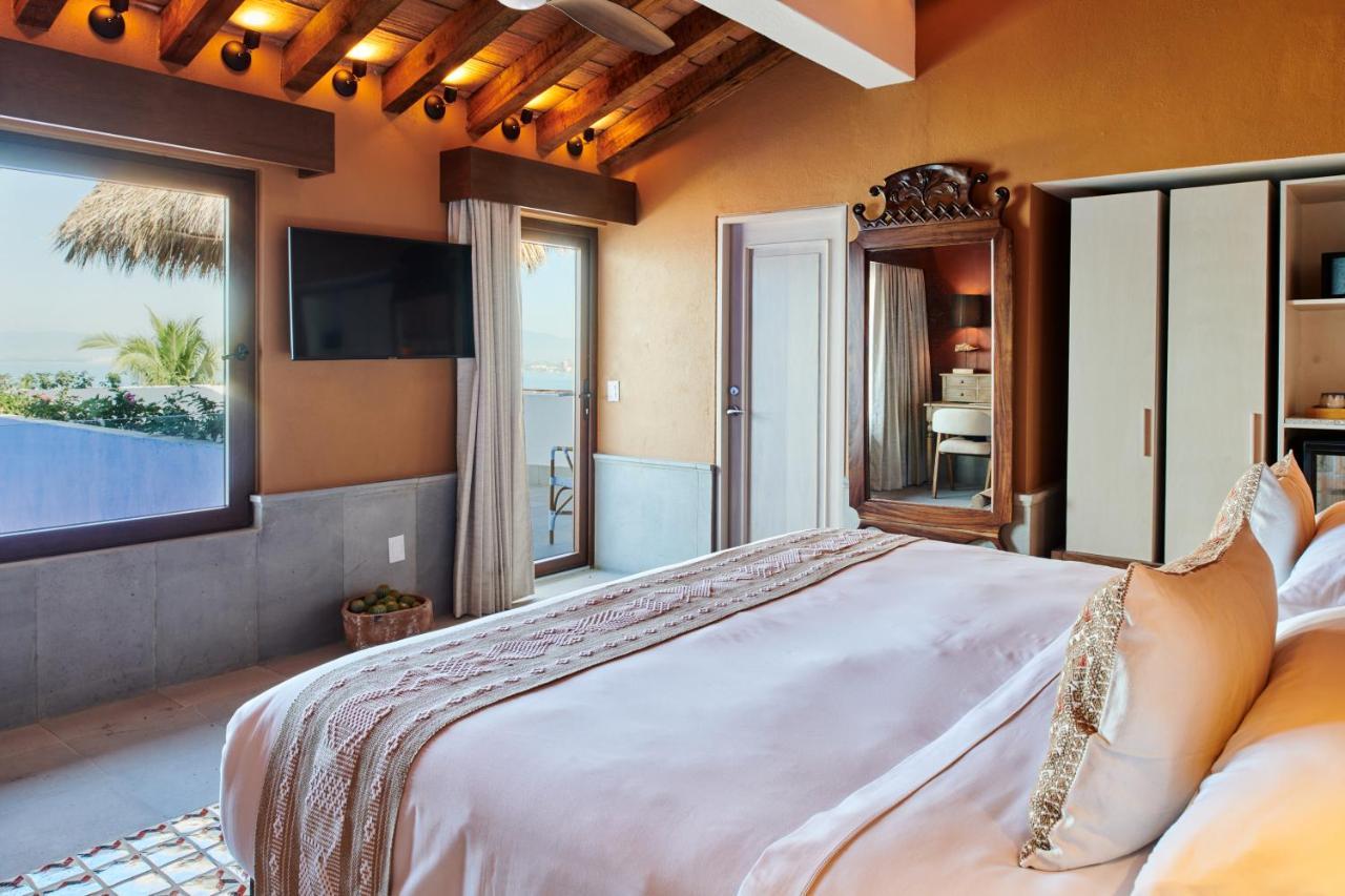 Hotel Luxury Patio Azul (Adults Only) Puerto Vallarta Zewnętrze zdjęcie A bedroom at the hotel