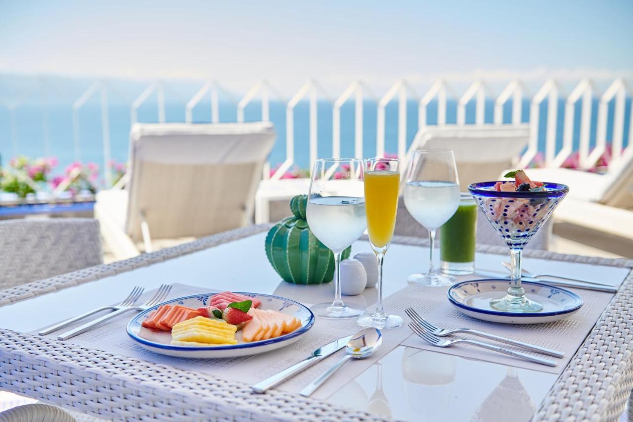 Hotel Luxury Patio Azul (Adults Only) Puerto Vallarta Zewnętrze zdjęcie A table set for breakfast